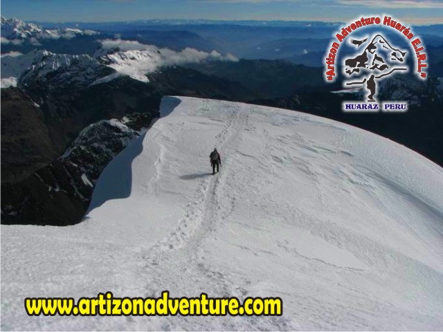 Amanecer ruta Tocllaraju - Escalada Cordillera Blanca
